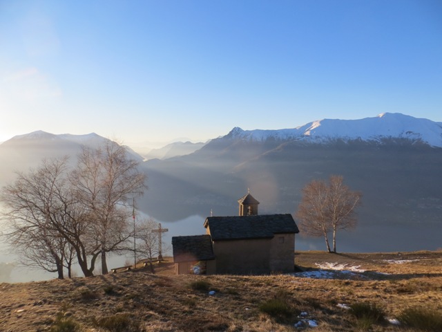 Panorama di S.Grato e il Lago di Como in inverno